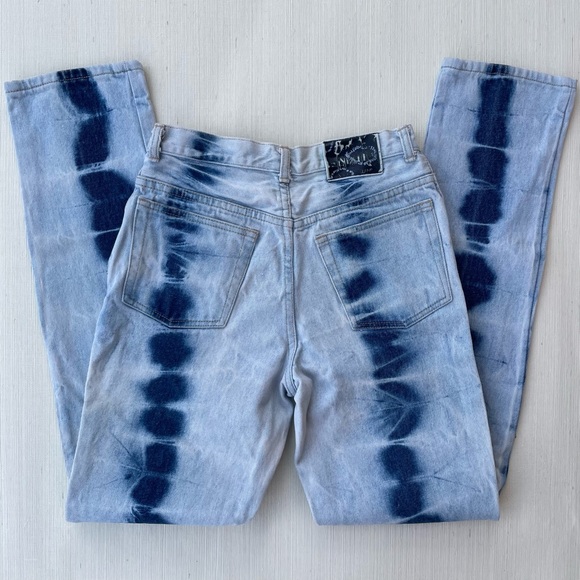 Nixit | Vintage 80s Curvy Acid-Washed Bleach-Dyed Straight-Leg Jeans - Picture 2 of 12